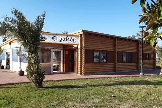 Construction d'un restaurant en bois massif situé à Almera en Espagne "El Galeon"